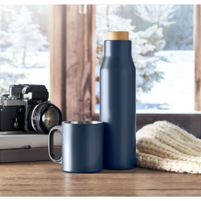 Double wall metal vaccum flask